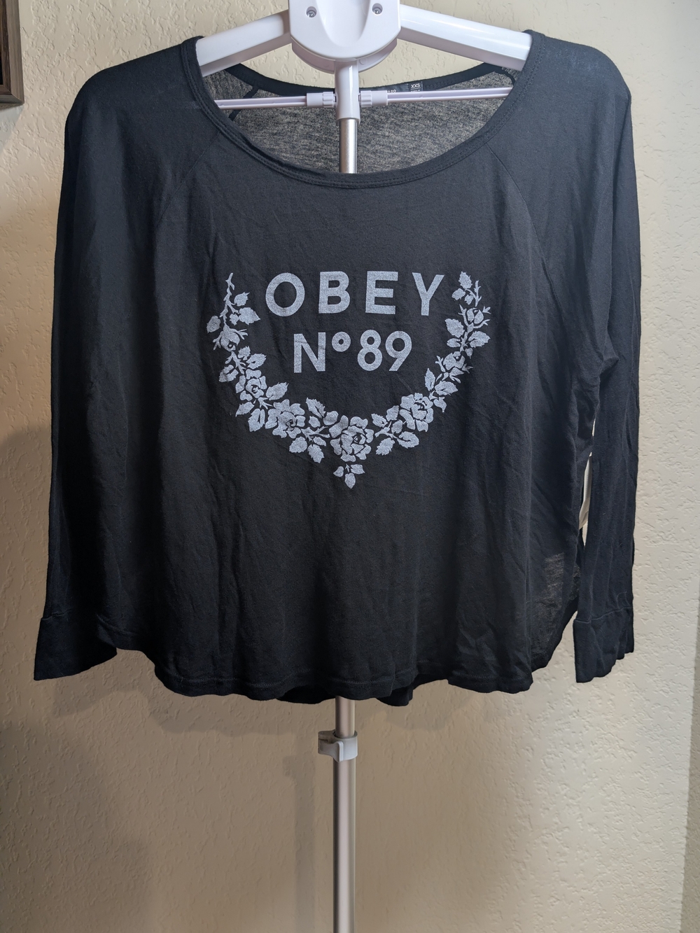 Obey Women's Black Graphic Long-Sleeve Flowy Oversized Cropped Top - XXS